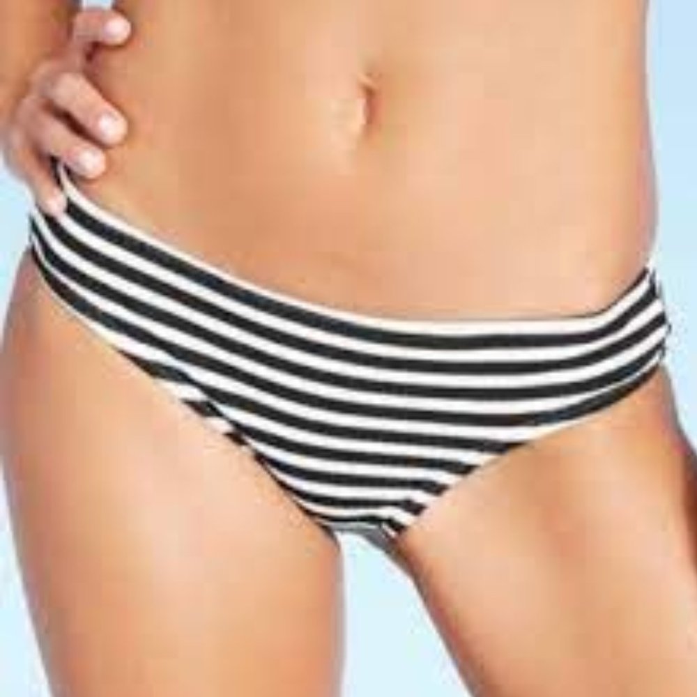 Xhilaration Juniors' Texture Cheeky Bikini Bottom, Large (8-10)